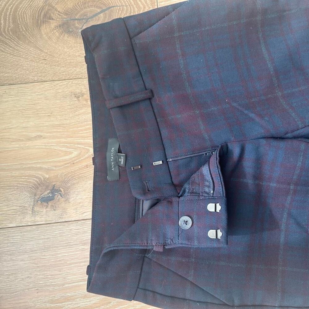 Ann Taylor Ankle Plaid Pant, Size 0 - Picture 3 of 6